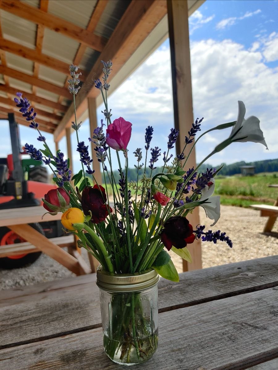 Anavery Fine Foods spring flower bouquet